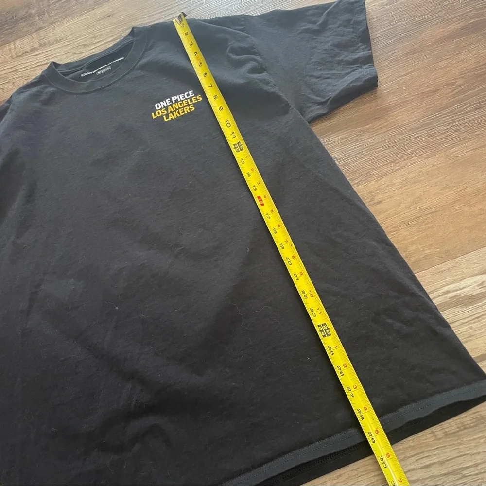 LA Lakers X One Piece Anime collab limited edition Luffy Dunk tshirt - Picture 4 of 5